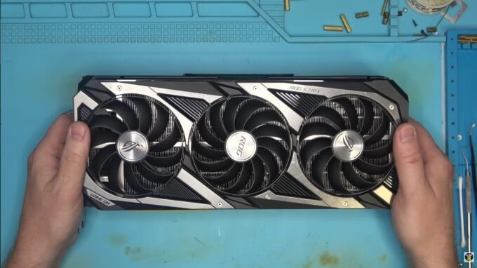 ASUS ROG Strix RTX 3090-ის ფარული დეფექტი: როგორ შეიძლება ერთმა ხრახნმა თქვენი ვიდეობარათი „მოკლას“