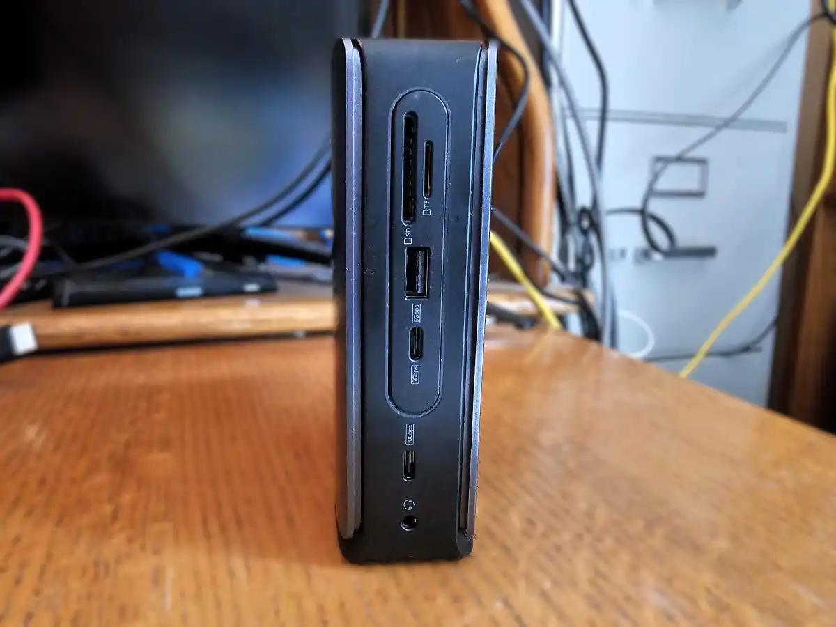 Anker Removable Hub Feature