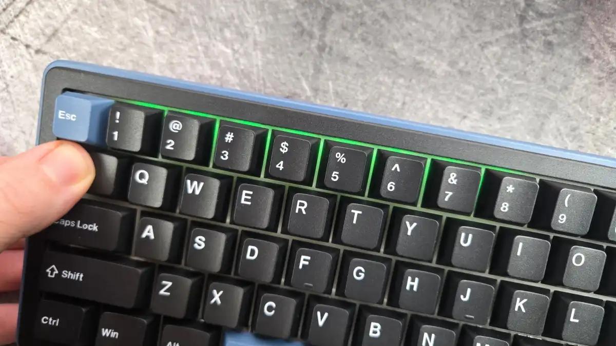 Ducky OK-M battery indicator