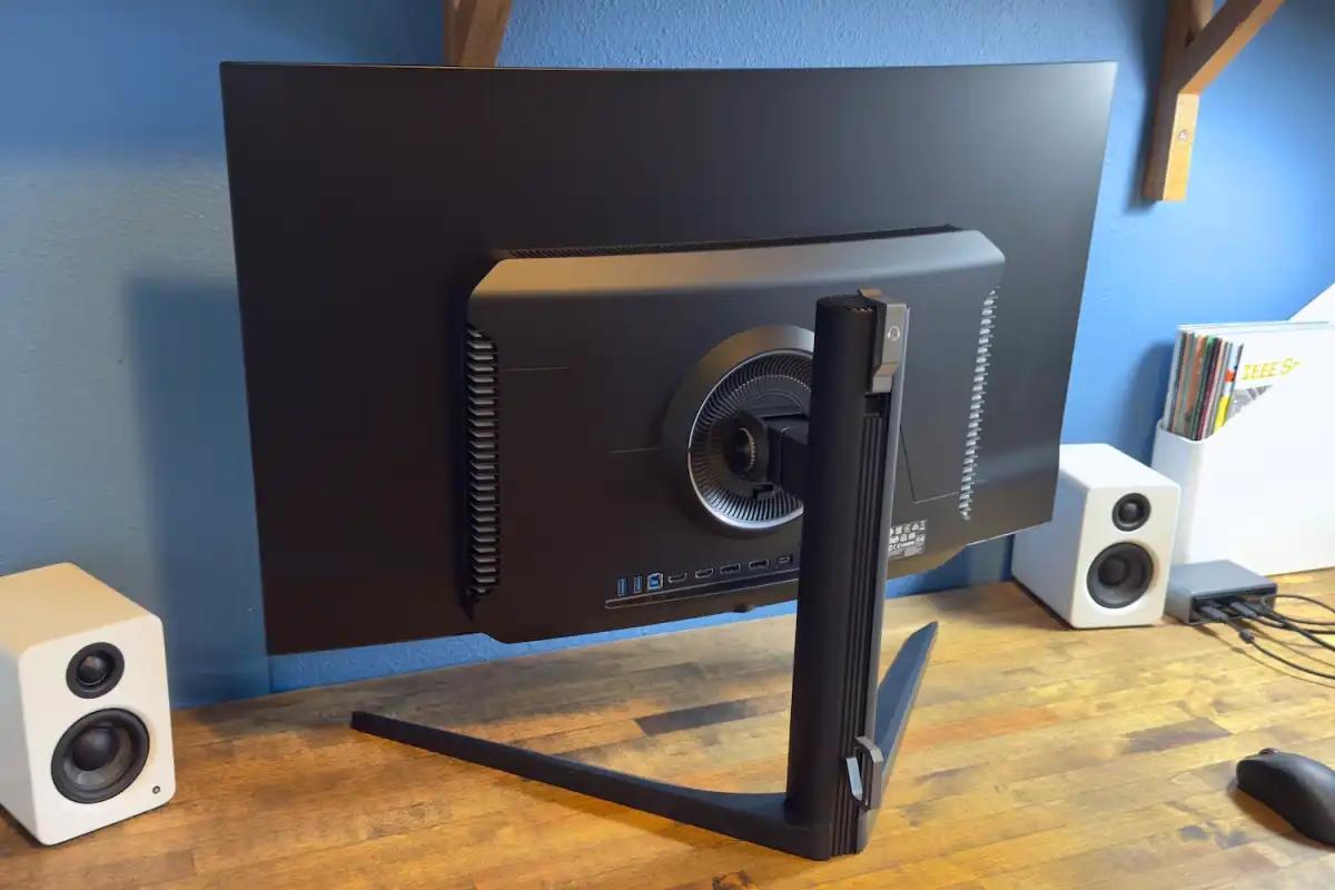 Acer Predator X32 X პორტები და კავშირის ინტერფეისები