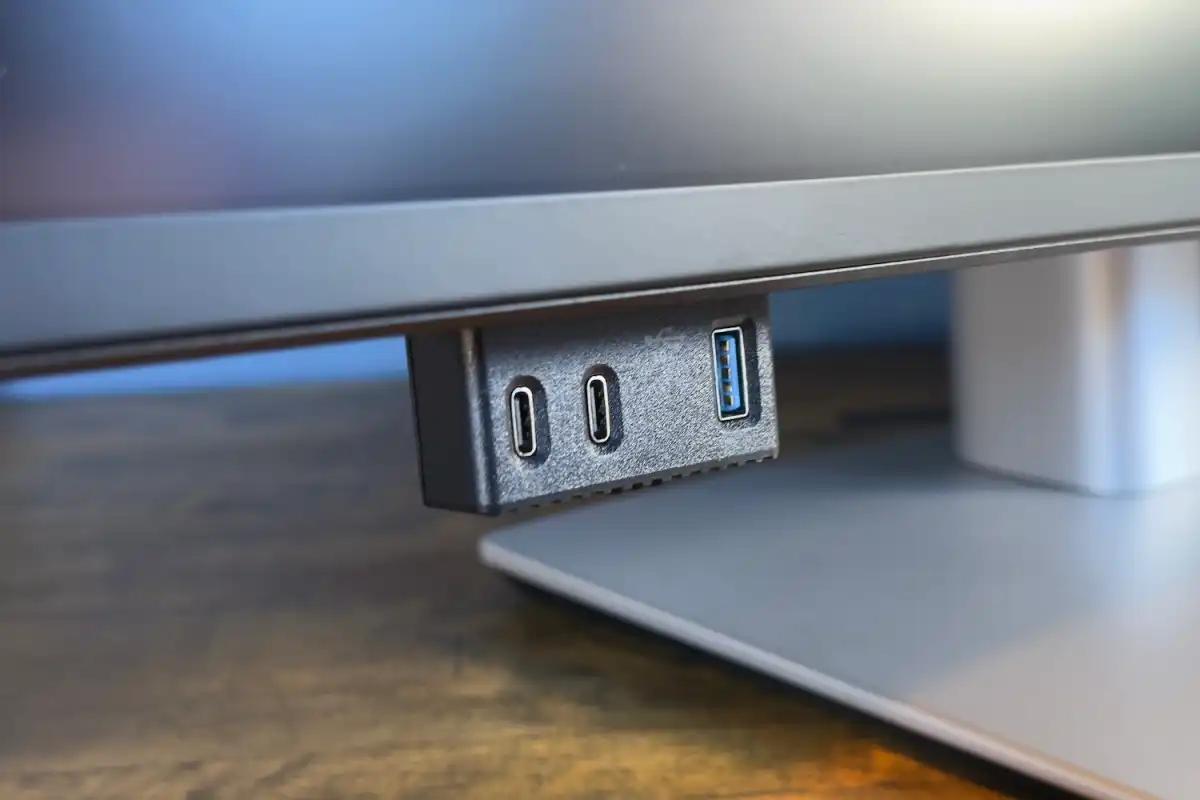 Dell UltraSharp 52 პორტების მოდული