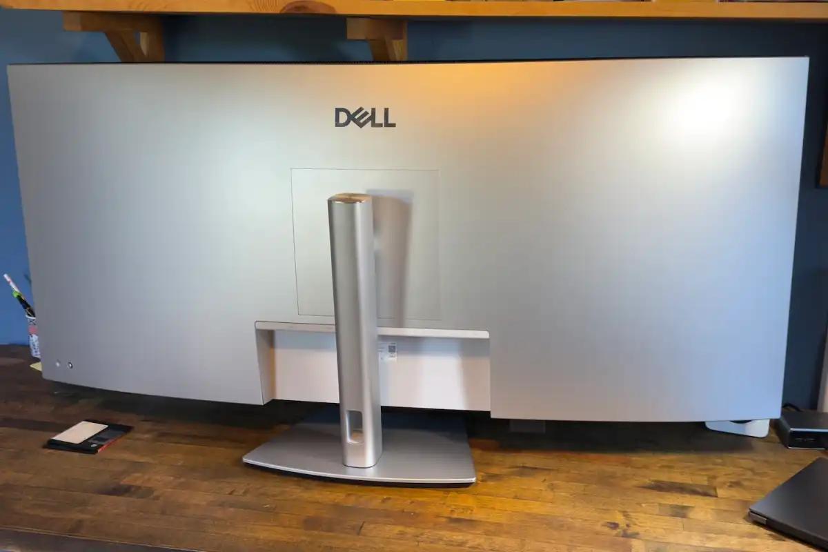 Dell UltraSharp 52 დიზაინი და პორტები