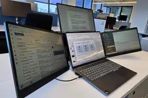 KYY Triple Screen Extender: როგორ ვაქციოთ ლეპტოპი ოთხეკრანიან მობილურ სამუშაო სადგურად