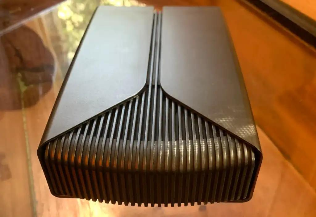 Seagate Firecuda X Vault გარე მყარი დისკის დიზაინი და RGB განათება