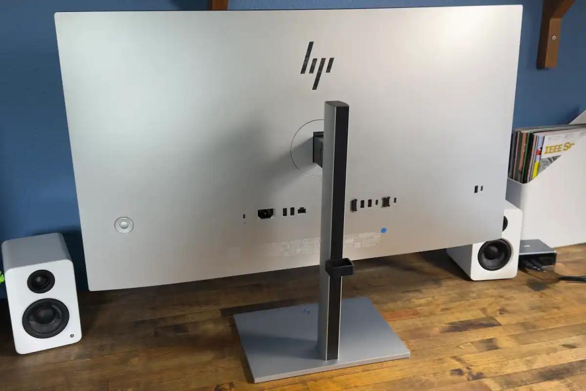 HP Series 7 Pro-ს უკანა პანელი და პორტები