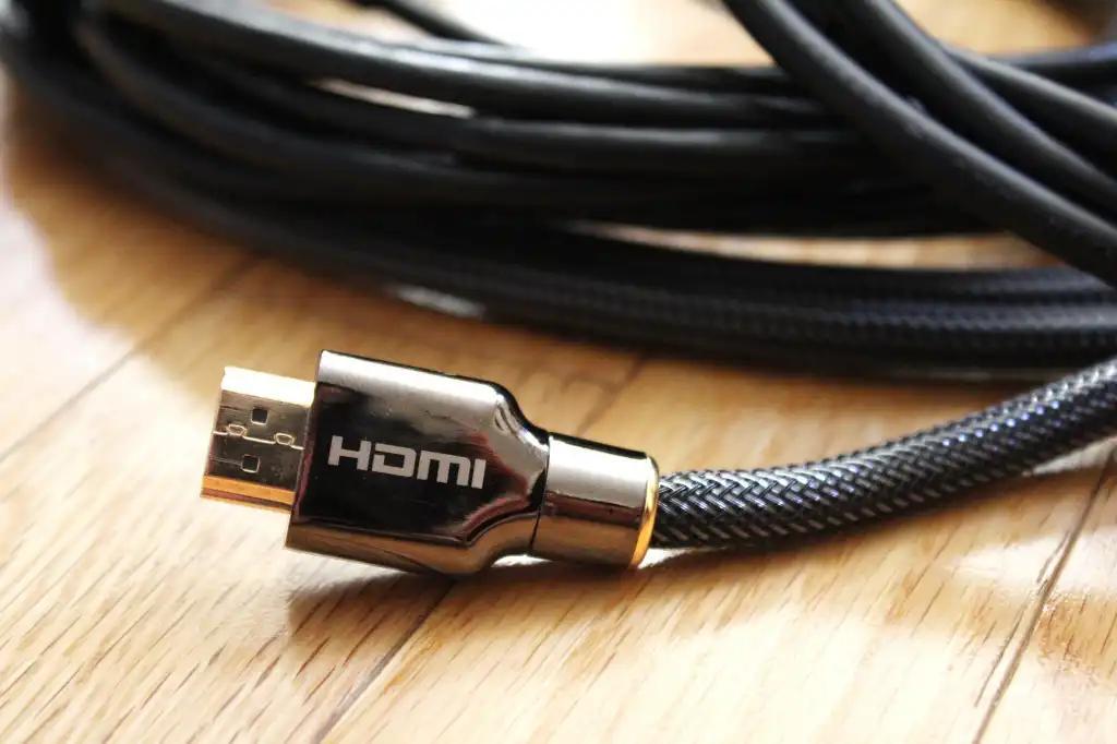 HDMI კაბელის შეერთება მონიტორთან